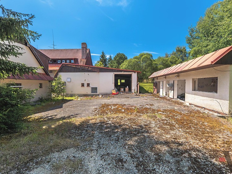 Prodej komerčního prostoru, 2 443 m² (23 z 34)