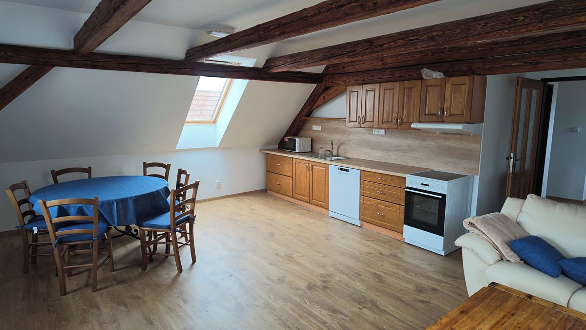 Pronájem bytu 3+kk 80 m²