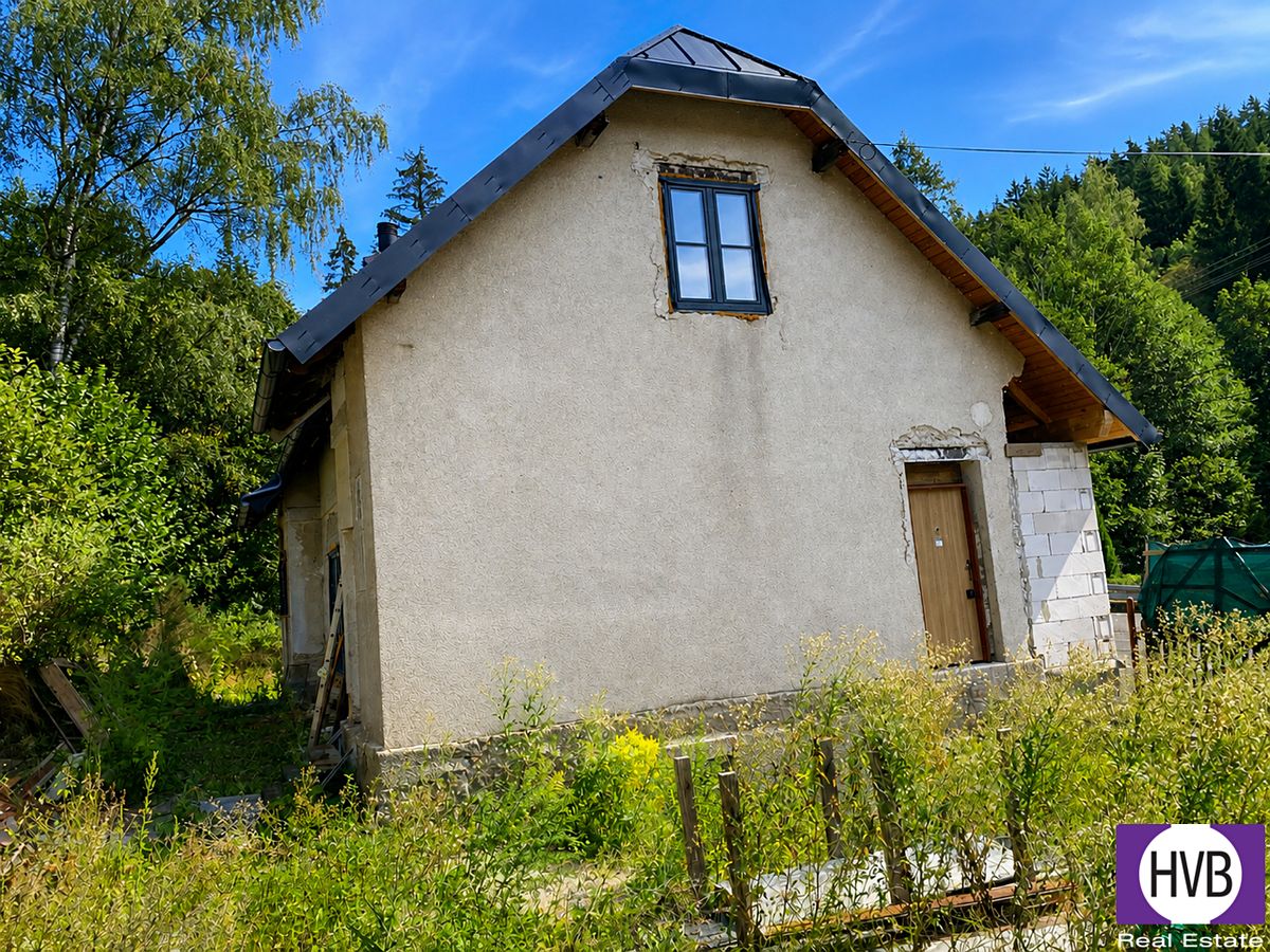 Prodej rodinného domu 170 m², pozemek 635 m² – fotografie 2