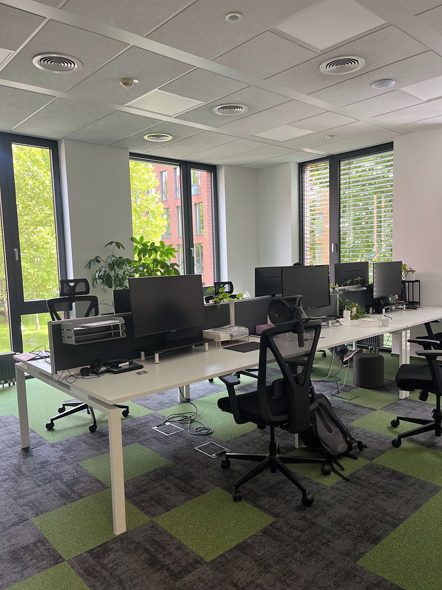 Pronájem kanceláře 76 m², Praha – fotka 1 z 3
