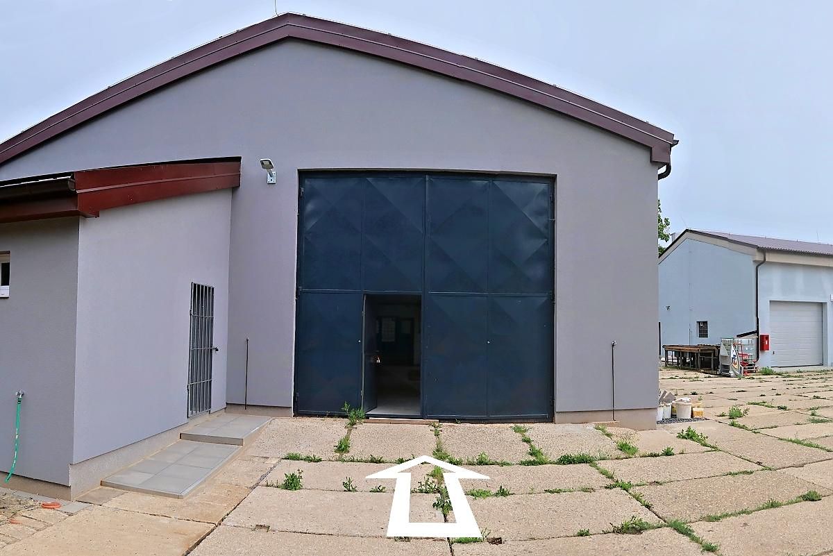 Pronájem skladového prostoru 300 m²