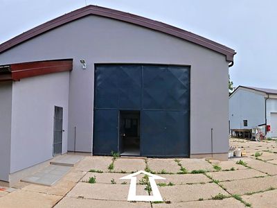 Pronájem skladového prostoru 300 m²