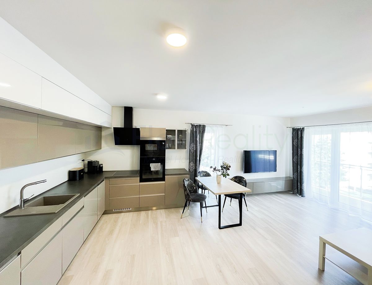 Pronájem bytu 3+kk 82 m² – fotografie 2