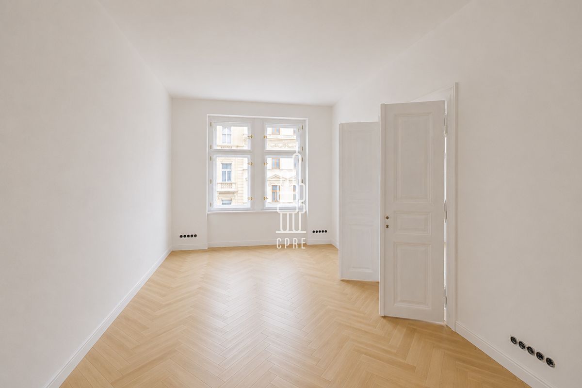 Pronájem kanceláře 100 m² – fotografie 4