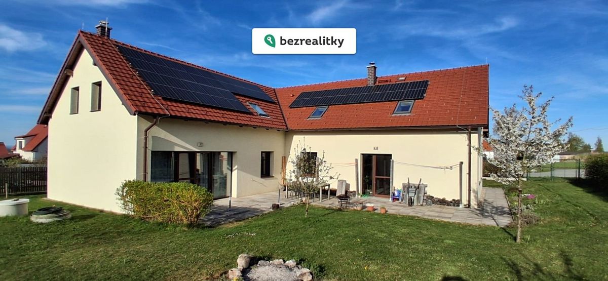 Prodej rodinného domu 318 m², pozemek 1341 m²