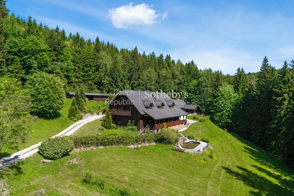 Prodej chaty 810 m², pozemek 6874 m²
