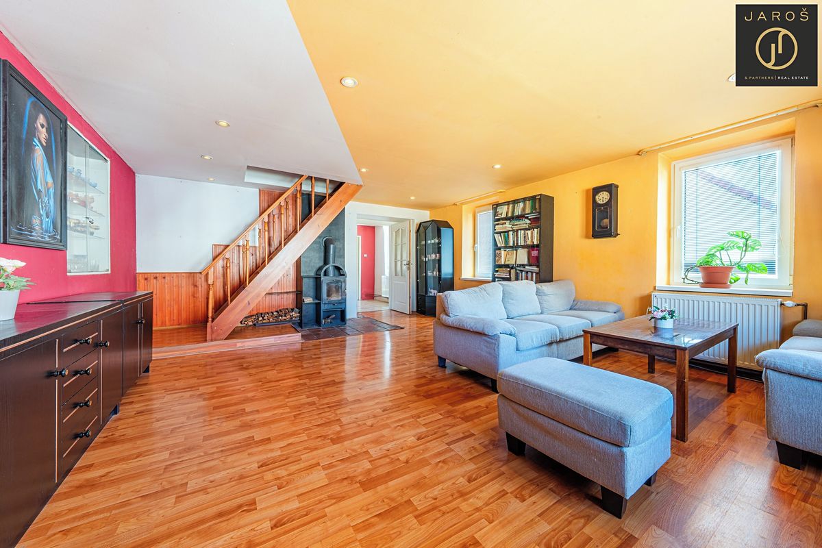 Prodej rodinného domu 136 m², pozemek 360 m² – fotografie 3