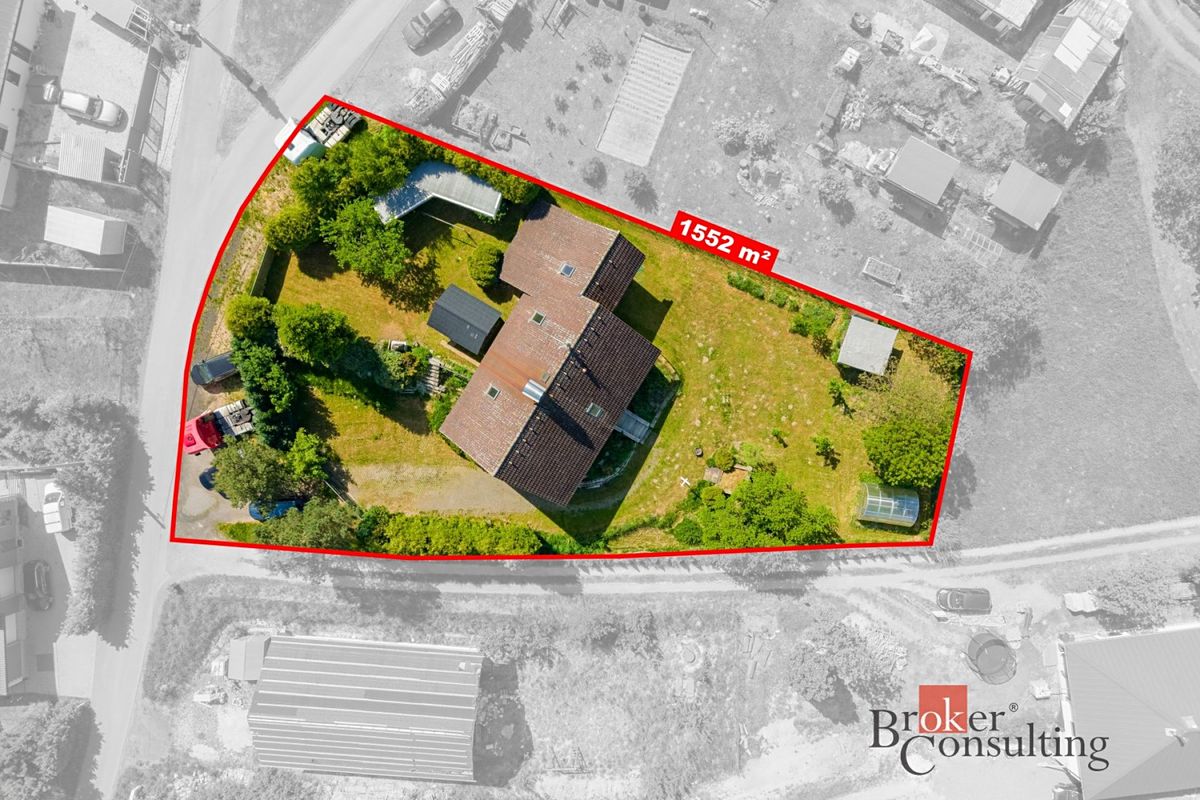 Prodej rodinného domu 320 m², pozemek 1559 m² – fotografie 3