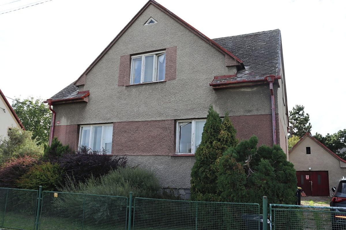 Prodej rodinného domu 220 m², pozemek 833 m²