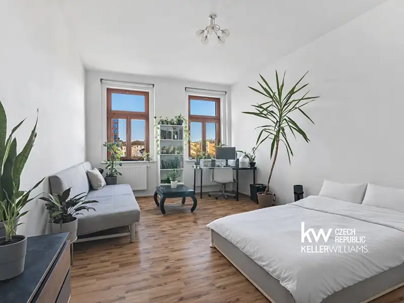 Prodej bytu 2+1 72 m², Praha – náhled fotky 1