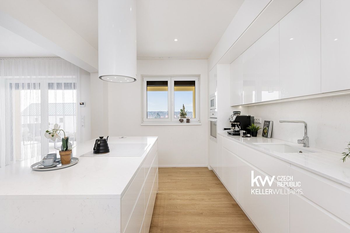 Prodej rodinného domu 186 m², pozemek 893 m² – fotografie 4