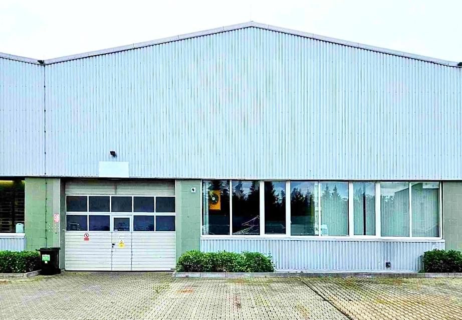 Pronájem skladového prostoru 1463 m²