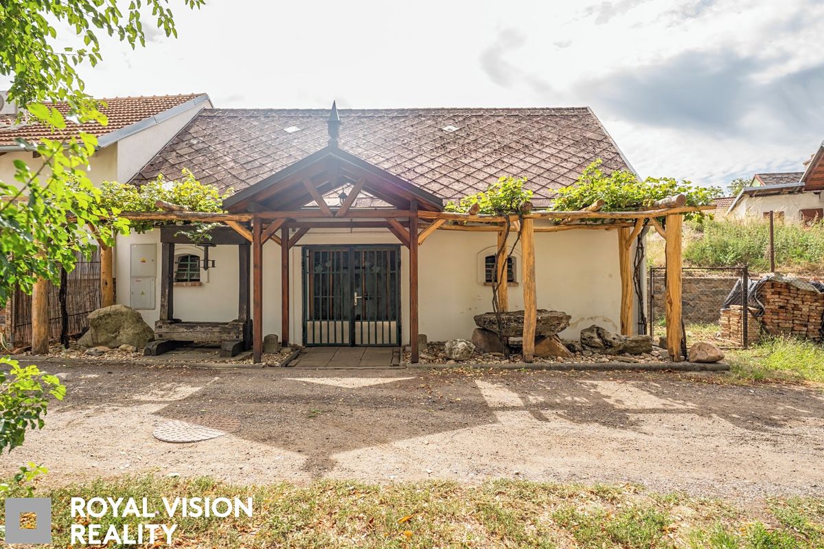 Prodej vinného sklepa 76 m², Březí – fotka 1 z 3