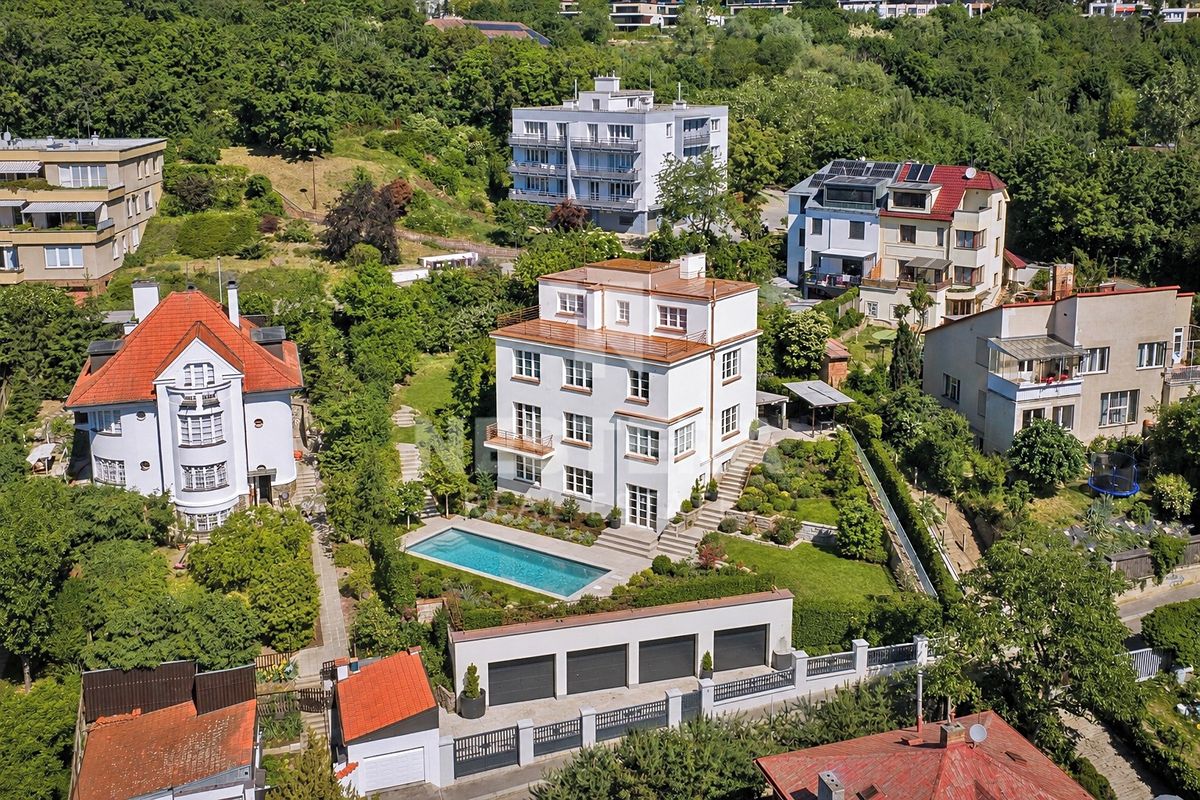 Prodej vily 397 m², pozemek 1337 m²