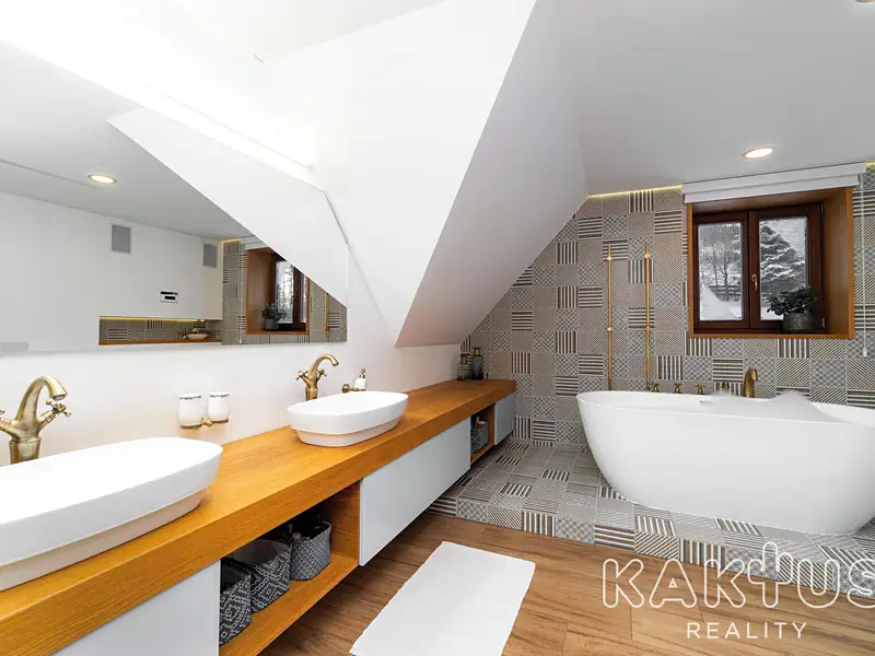 Prodej rodinného domu 462 m², pozemek 30521 m², Bordovice – náhled fotky 3