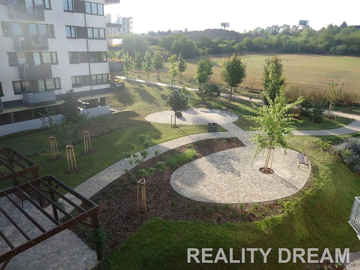 Pronájem bytu 1+kk 55 m² – fotografie 5