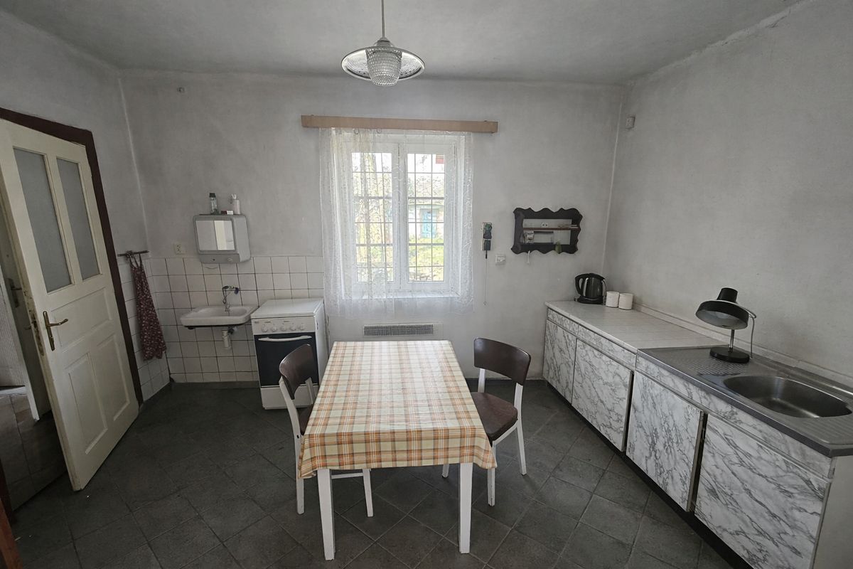 Prodej rodinného domu 89 m², pozemek 381 m² – fotografie 2