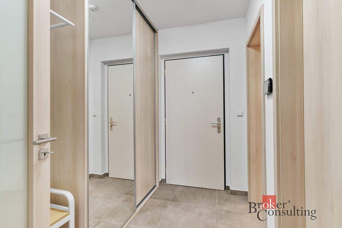 Pronájem bytu 2+kk 51 m² – fotografie 2