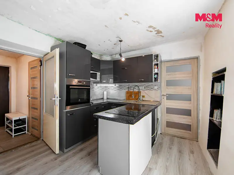 Prodej rodinného domu 163 m², pozemek 589 m², Spálené Poříčí – náhled fotky 2