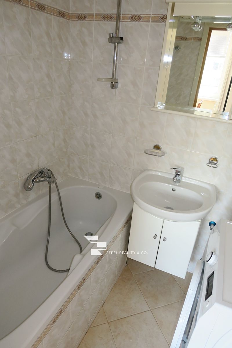 Pronájem bytu 2+1 52 m² – fotografie 3