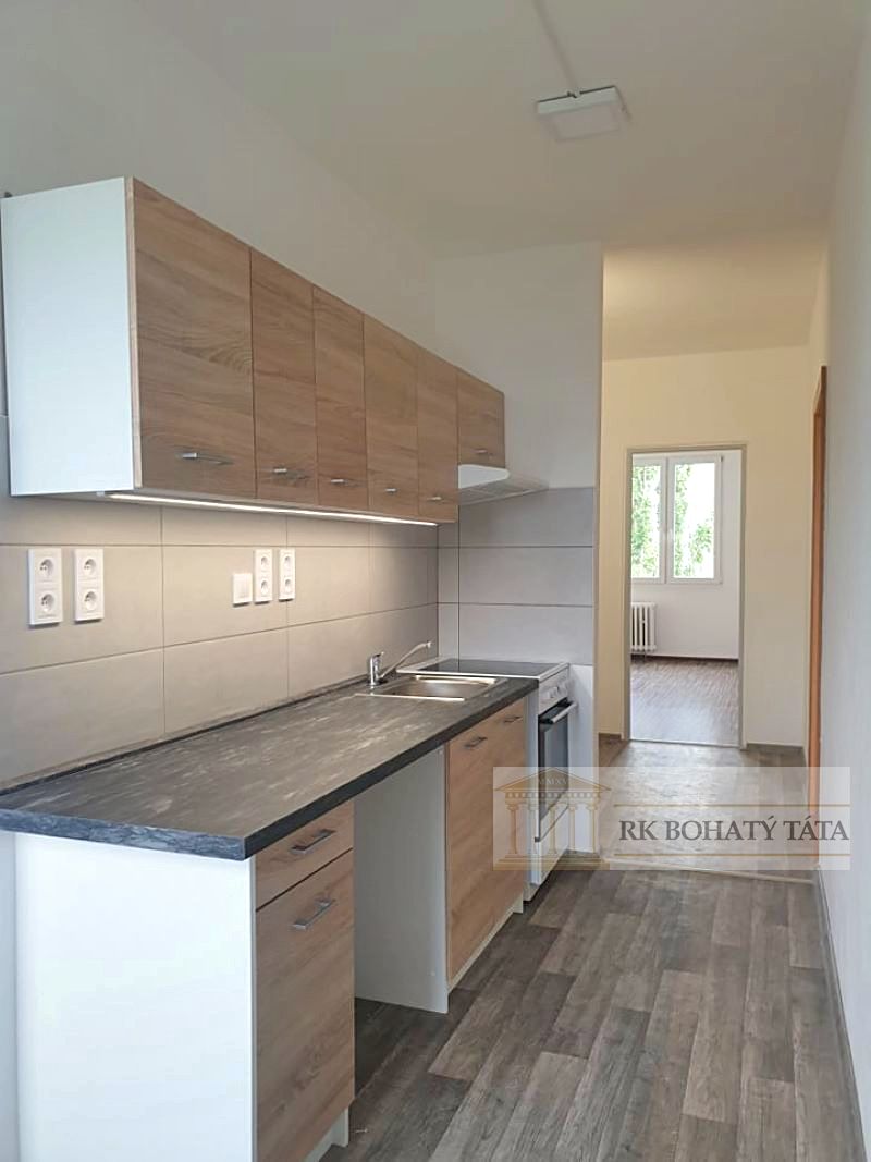 Pronájem bytu 2+1 62 m² – fotografie 3