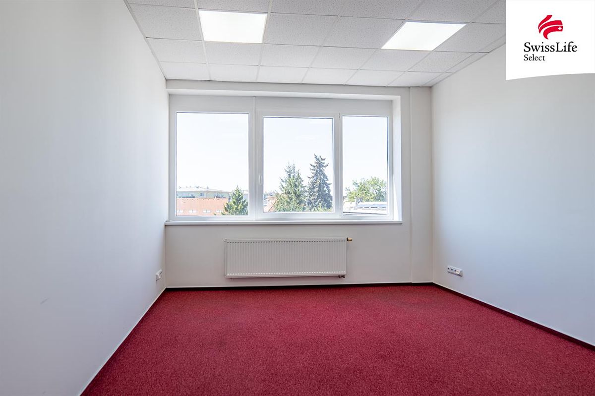 Pronájem kanceláře 403 m² – fotografie 2