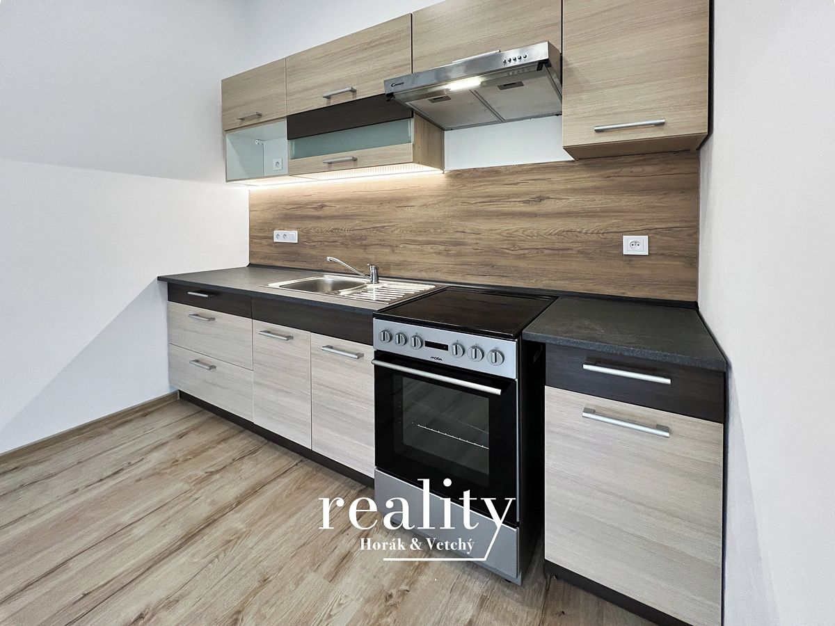 Pronájem bytu 2+kk 38 m² – fotografie 2