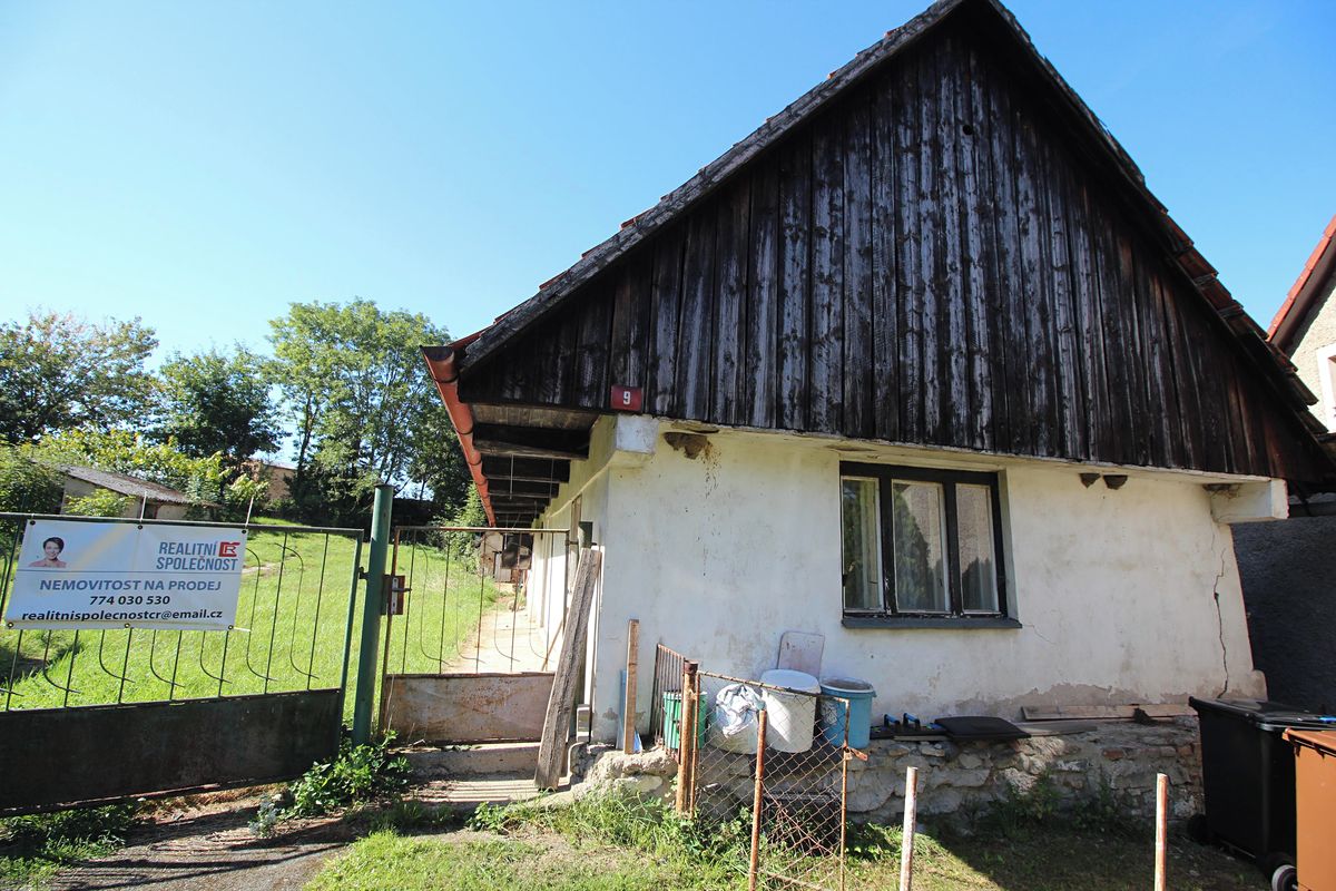 Prodej stavebního pozemku 1836 m², Kaliště – fotka 1 z 3