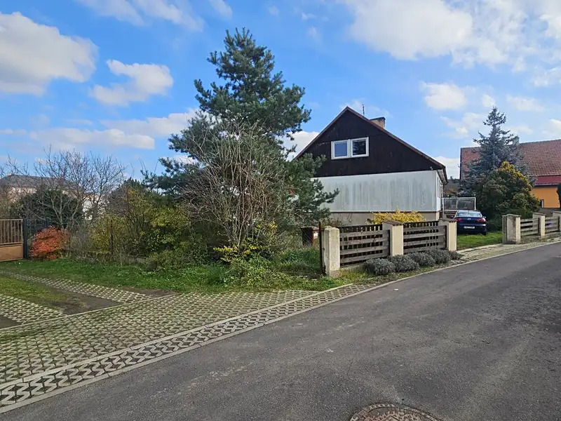 Prodej stavebního pozemku 1727 m², Polepy – náhled fotky 1