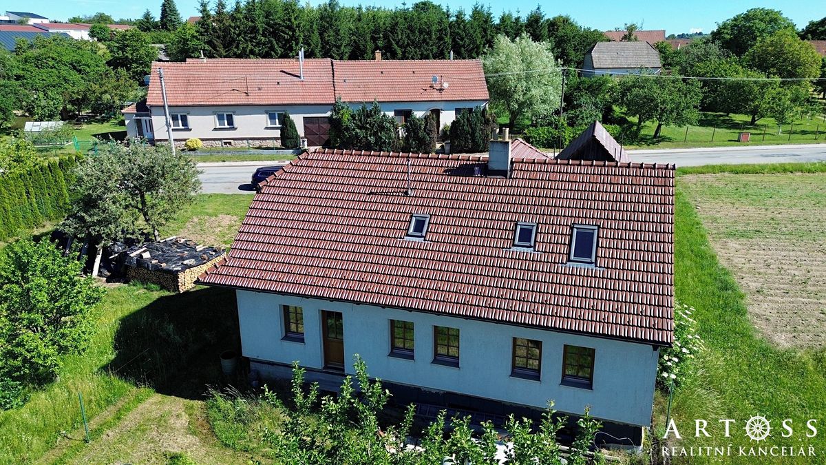 Prodej rodinného domu 200 m², pozemek 1549 m² – fotografie 5