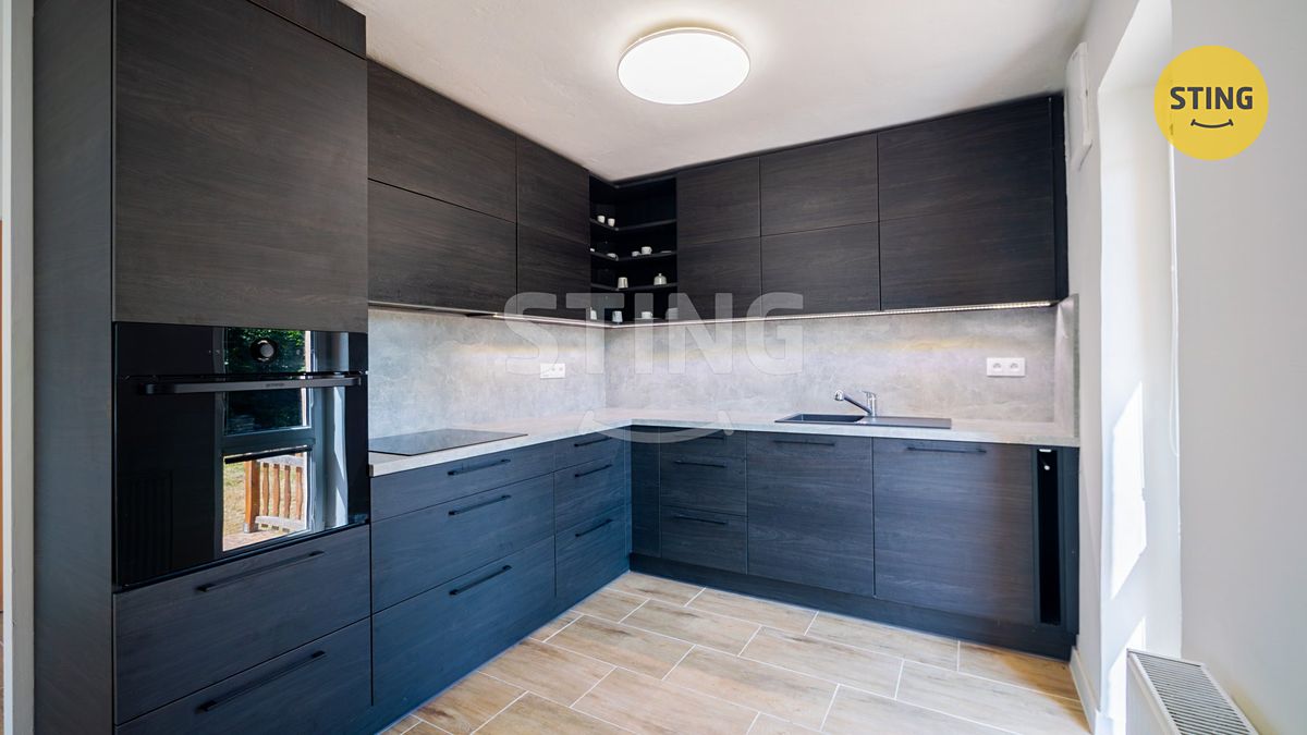 Prodej rodinného domu 167 m², pozemek 819 m² – fotografie 4
