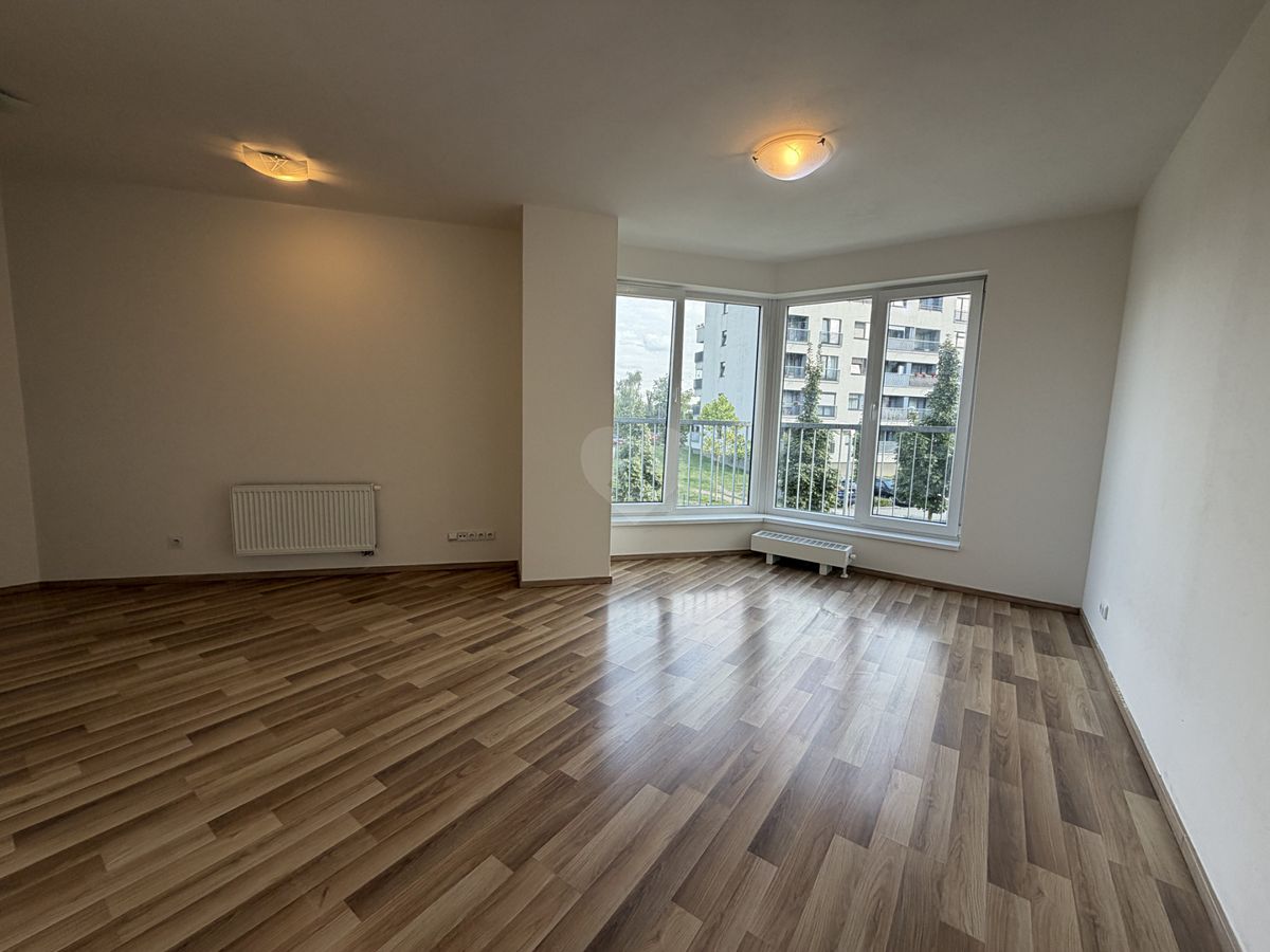 Pronájem bytu 1+kk 34 m² – fotografie 2