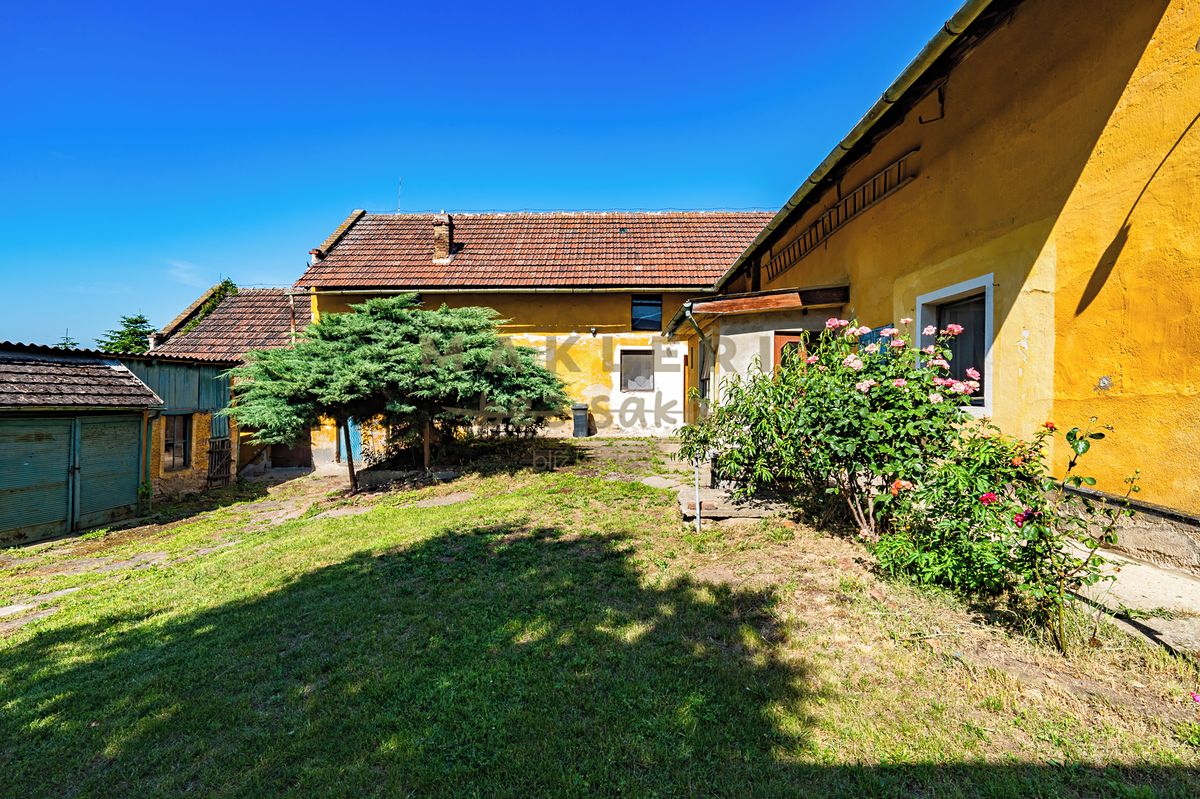 Prodej rodinného domu 400 m², pozemek 1899 m² – fotografie 3