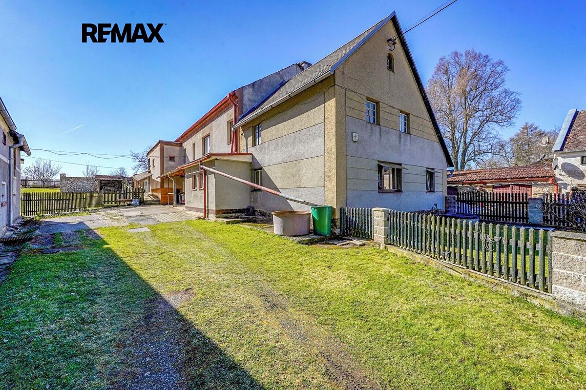 Prodej rodinného domu 270 m², pozemek 5385 m² – fotografie 2