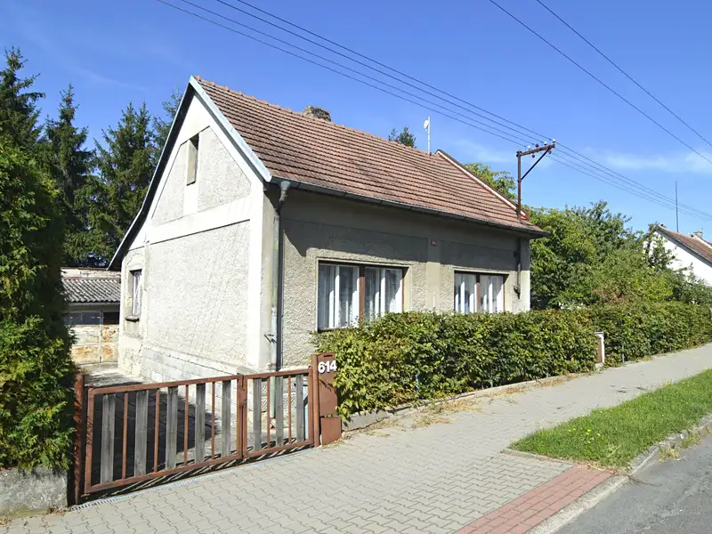 Prodej rodinného domu 75 m², pozemek 447 m², Holice – náhled fotky 1
