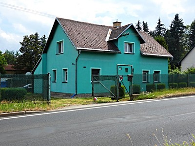 Prodej podílu 50/100  rodinného domu 200 m², pozemek 11 830 m²