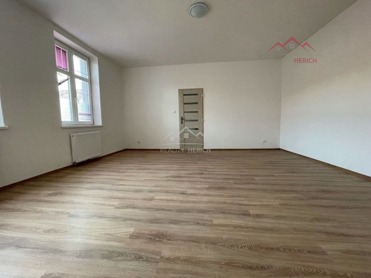 Pronájem bytu 1+1 40 m² – fotografie 2