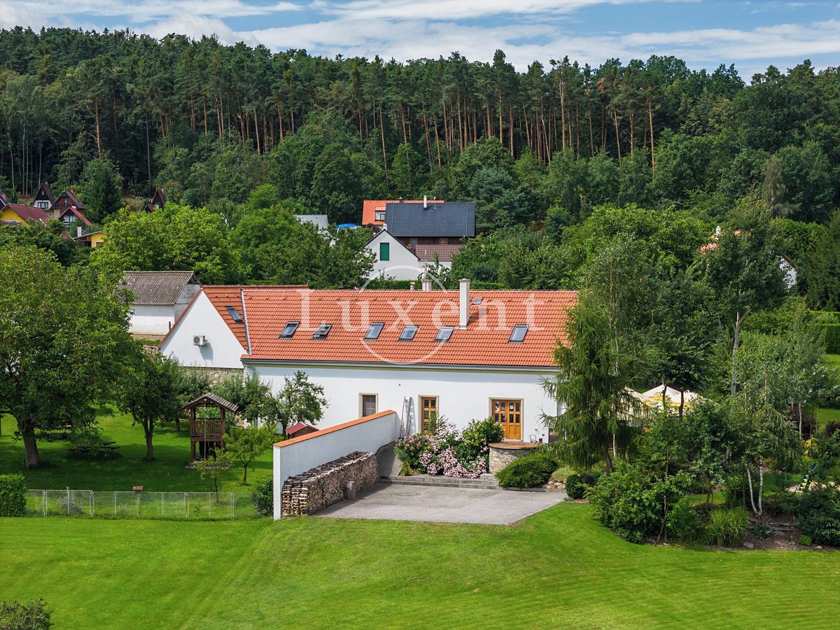 Prodej rodinného domu 580 m², pozemek 2913 m² – fotografie 2