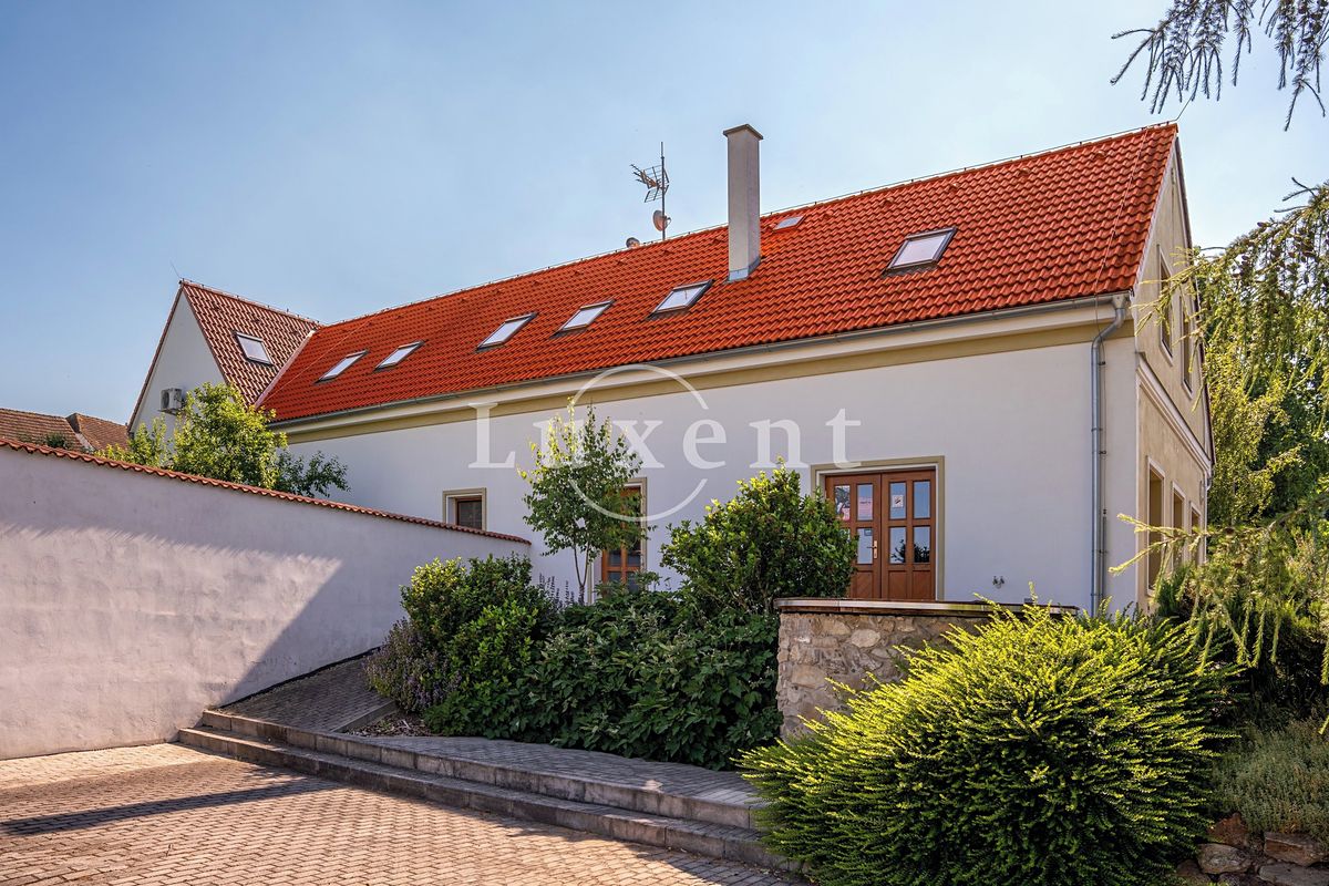 Prodej rodinného domu 580 m², pozemek 2913 m² – fotografie 4