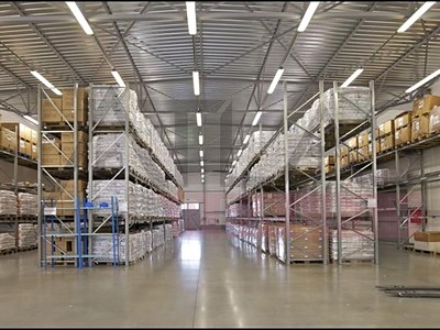 Pronájem komerčního prostoru, 1 395 m² (2 z 11)