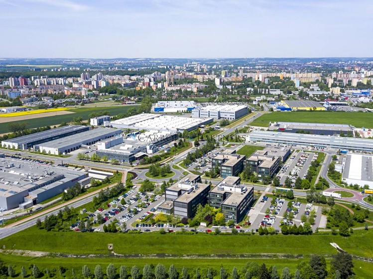 Pronájem komerčního prostoru, 1 500 m² (1 z 5)