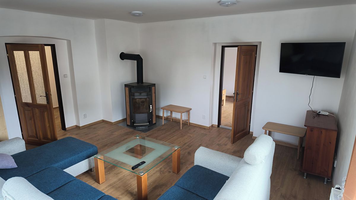 Pronájem bytu 4+kk 85 m² – fotografie 2