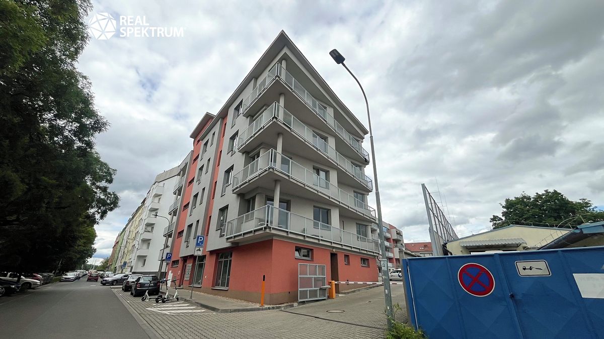 Pronájem kanceláře 17 m² – fotografie 2