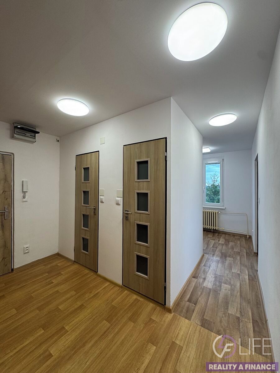 Pronájem bytu 2+1 56 m² – fotografie 4