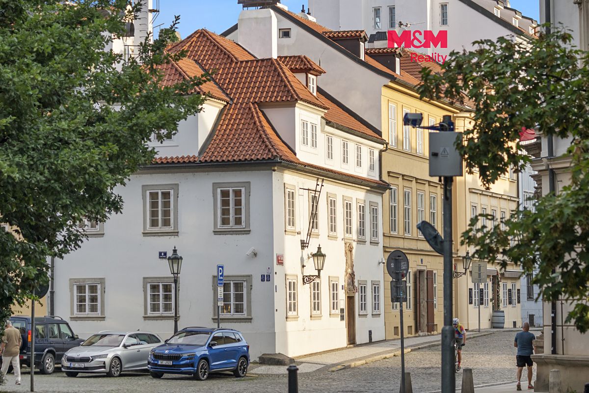 Prodej rodinného domu 383 m², pozemek 168 m²