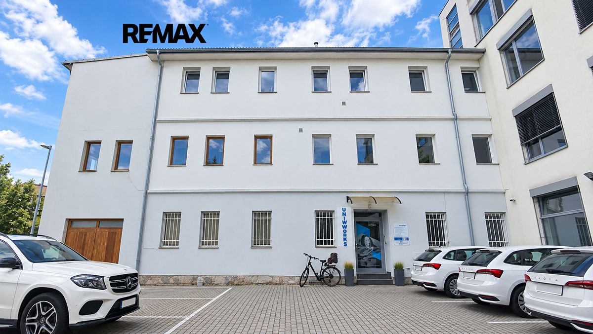 Pronájem kanceláře 339 m²