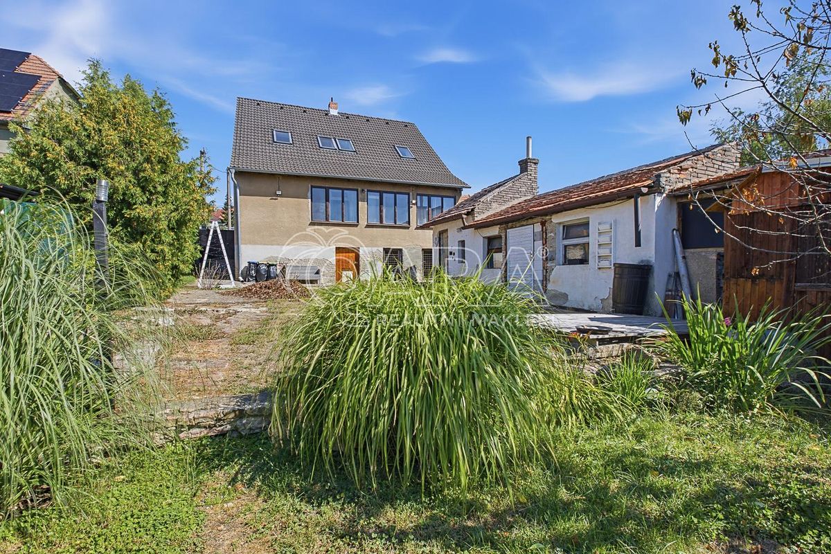 Prodej rodinného domu 160 m², pozemek 1169 m²
