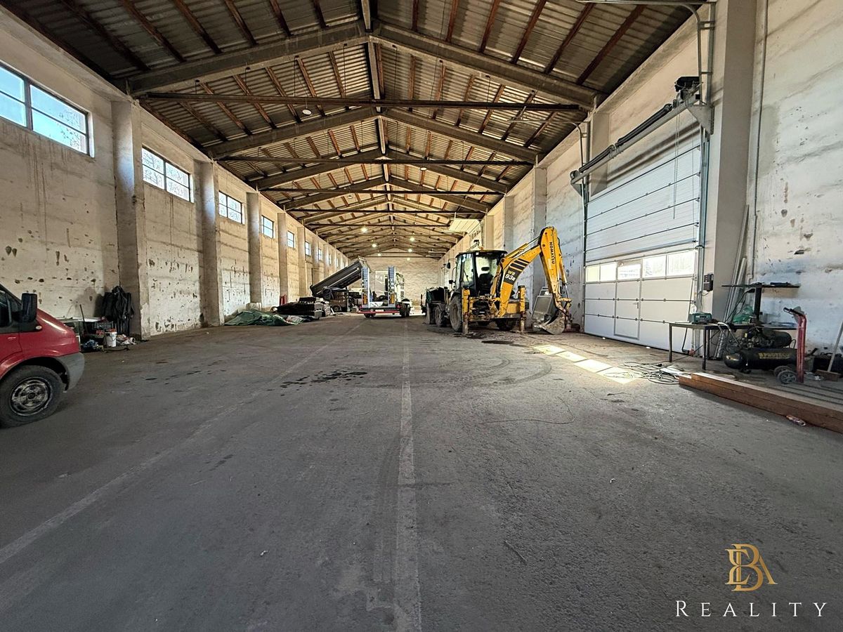 Pronájem výrobní haly, prostoru 890 m² – fotografie 2