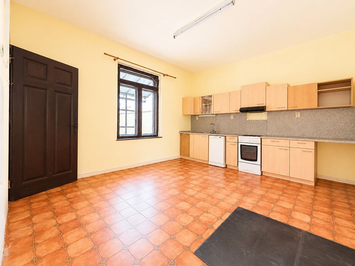 Prodej rodinného domu 131 m², pozemek 438 m² – fotografie 2