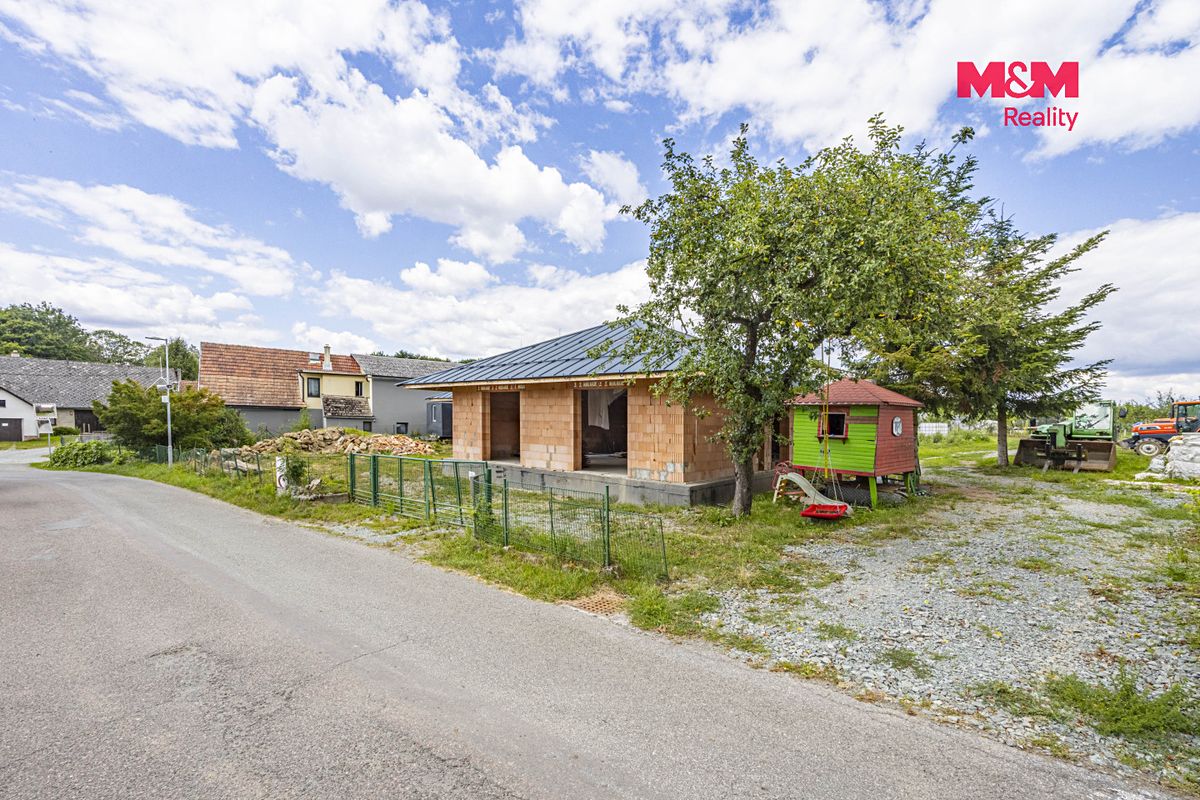 Prodej rodinného domu 212 m², pozemek 3427 m² – fotografie 3